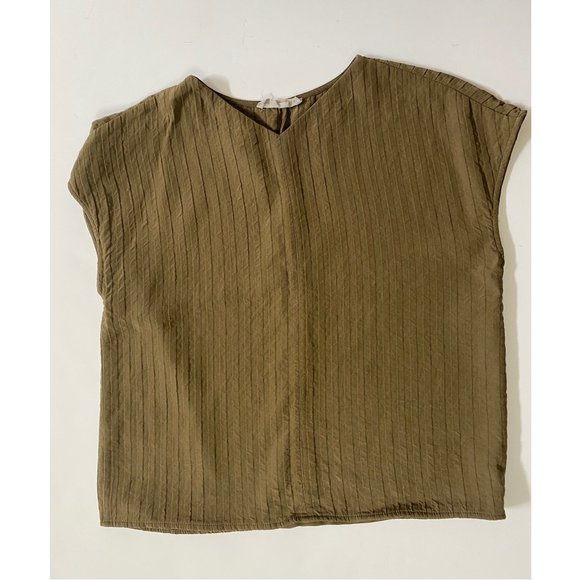 Everlane Tops - Everlane Boxy Textured Top in Olive Greeen